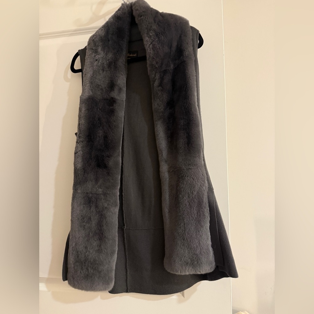 Linda Richards Women's Gray  Fur collar Vest